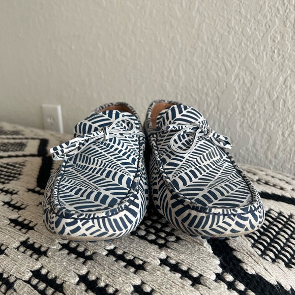 Tods Mens Loafers - Picture 2 of 5